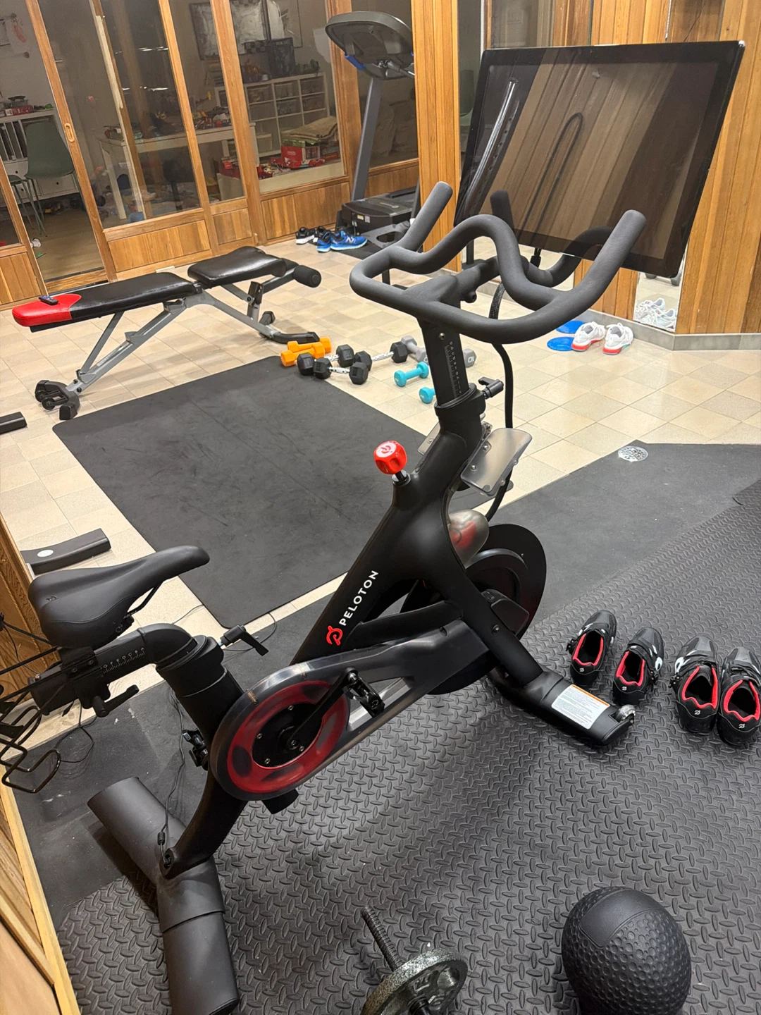 Peloton 3rd Generation - photo 2