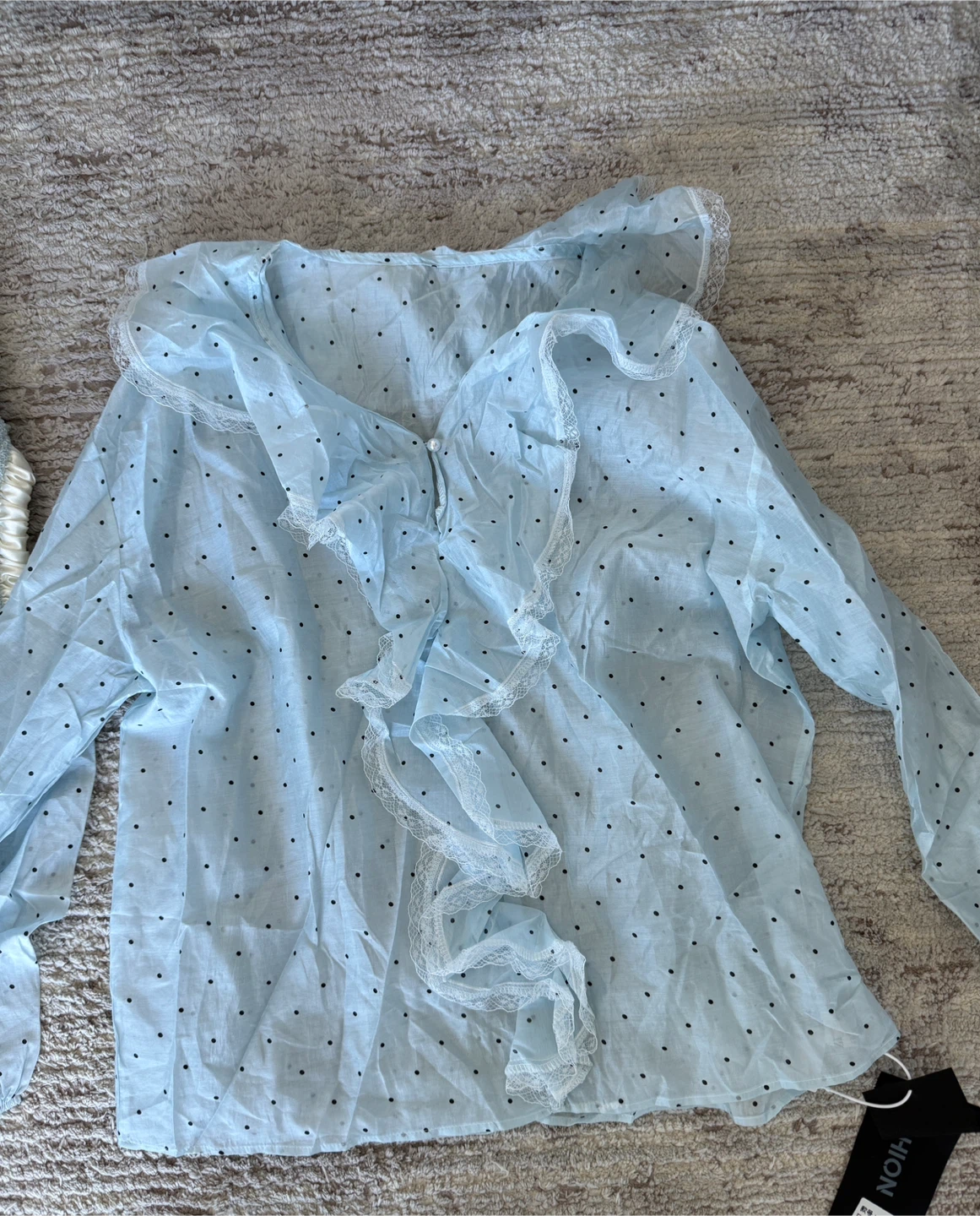 Light Blue Polka Dot Ruffle Summer Blouse SizeM - photo 5