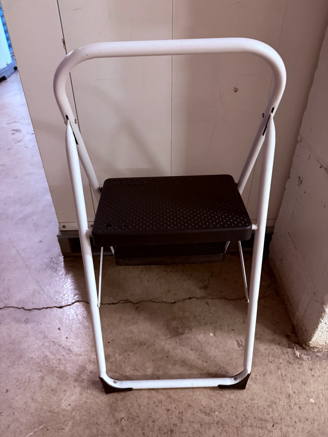 Cosco 2-step ladder for sale - photo 3