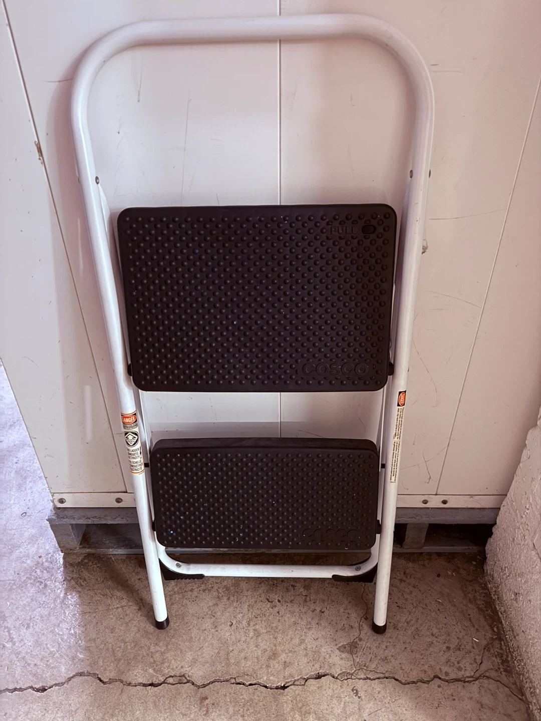 Cosco 2-step ladder for sale - photo 4