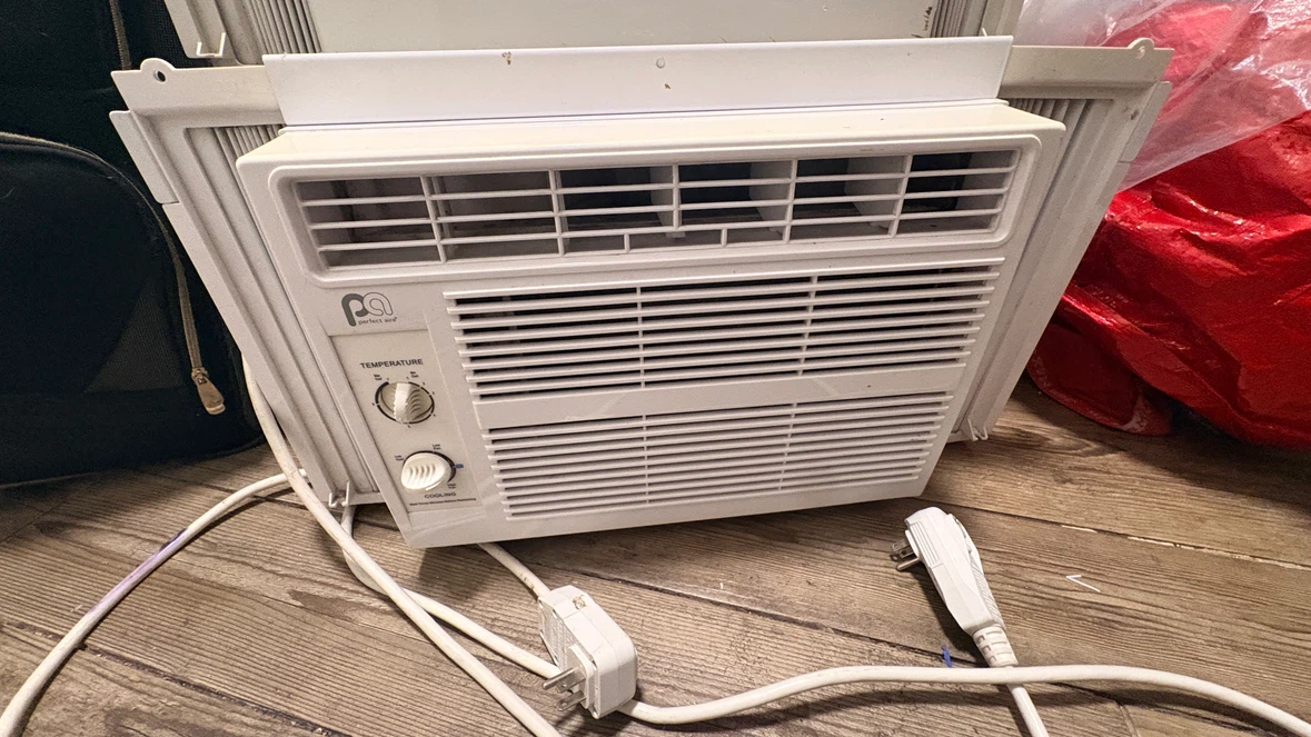 Perfect Aire Window Type Air Conditioner 5PMC5000 I CAN DELIVER