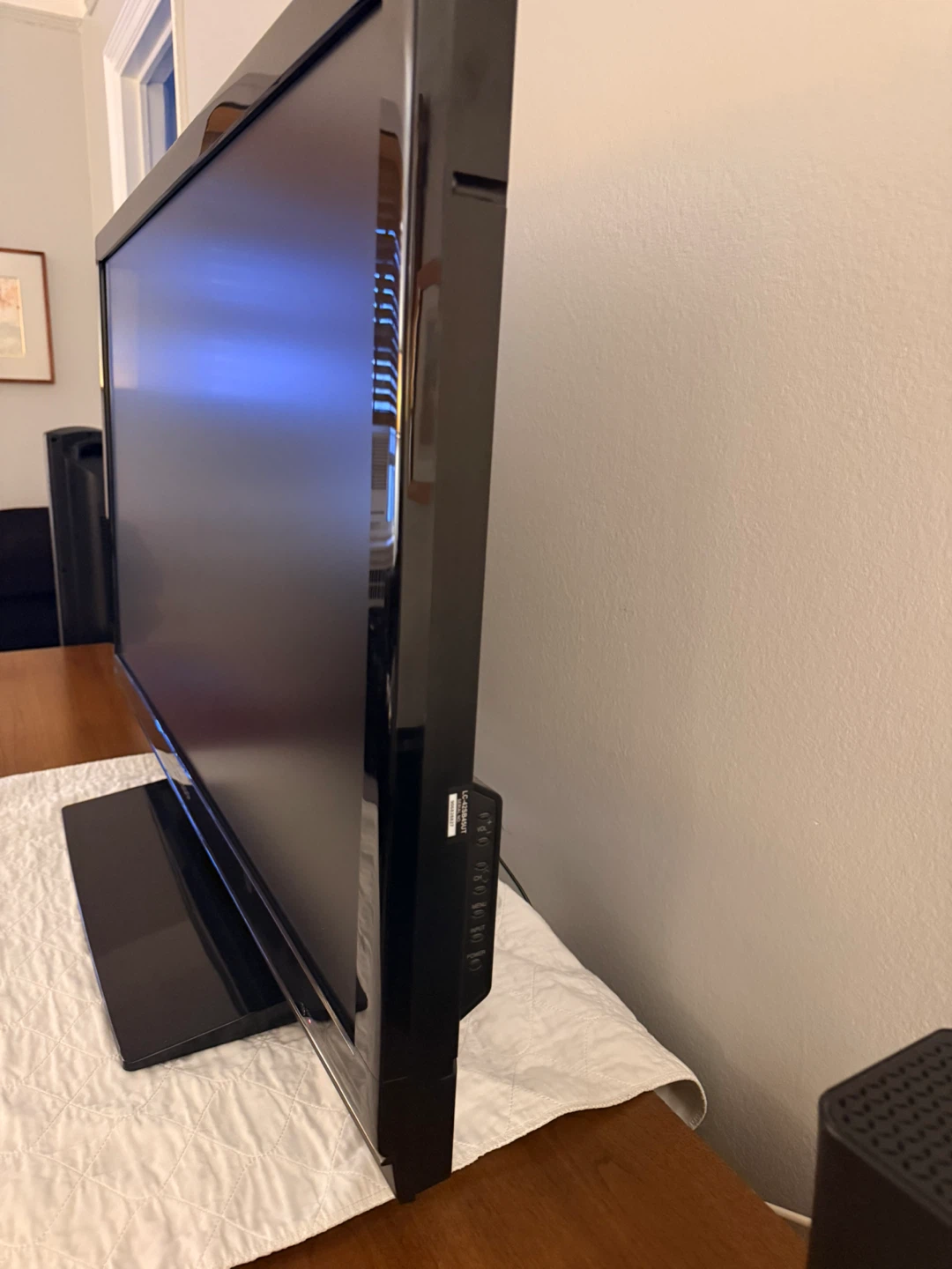 Sharp Aquos Flat Screen 42” TV - photo 2