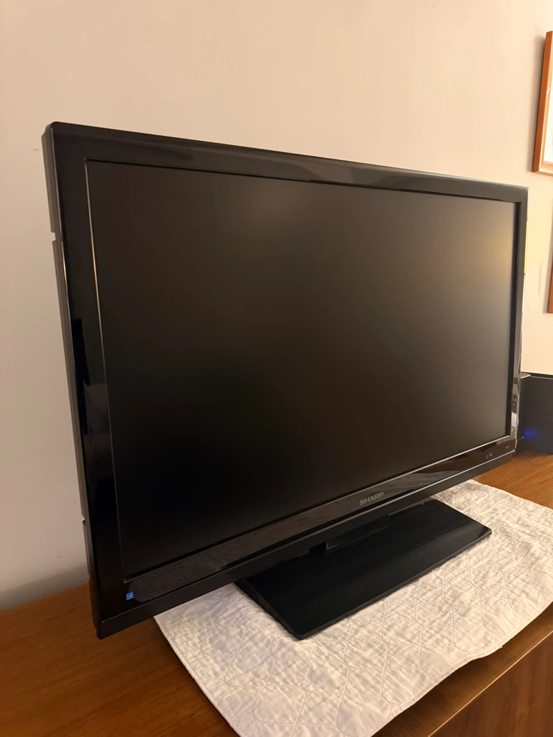 Sharp Aquos Flat Screen 42” TV - photo 3