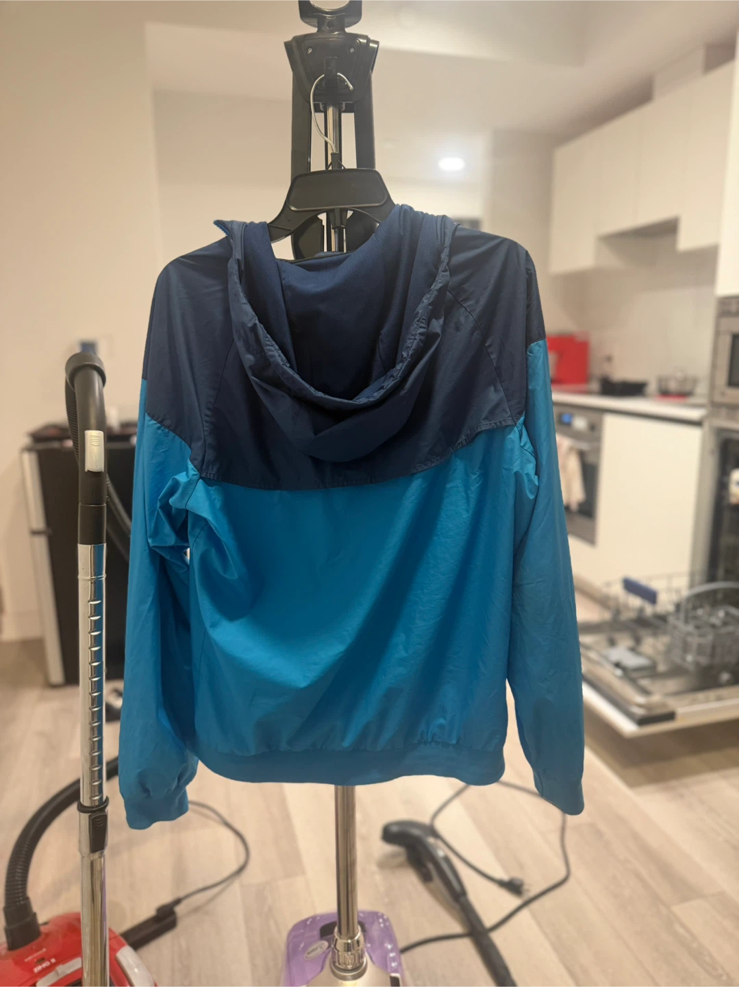 Nike FC Barcelona Windbreaker Jacket Size S - photo 4