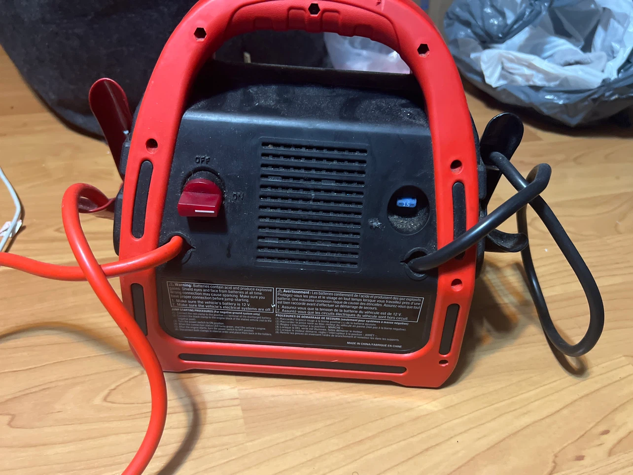 Motomaster 1200 Peak Amp Battery Booster Pack - photo 2