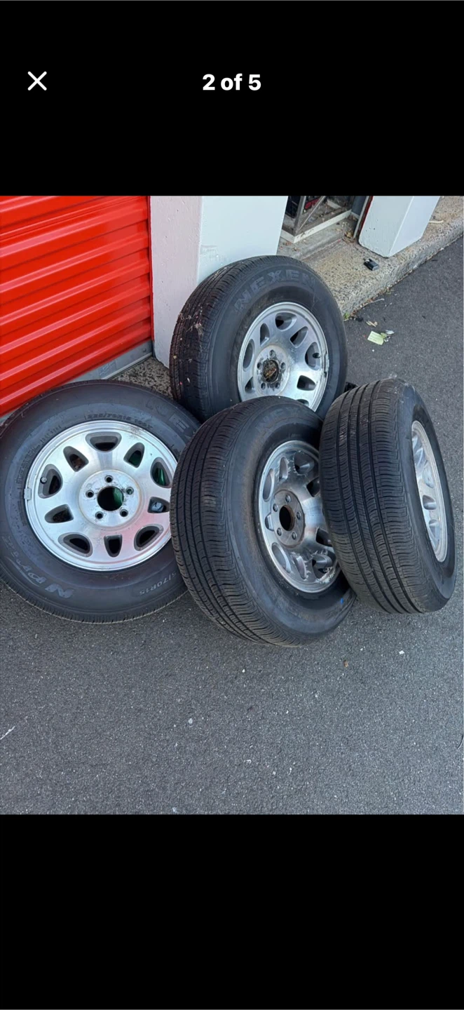 Set of 4 Nexen Tires with Ford Hubcaps and Lug Nuts - photo 3