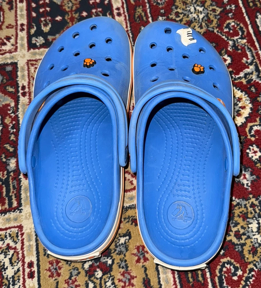 Blue Crocs with Paw Print Charms - photo 2