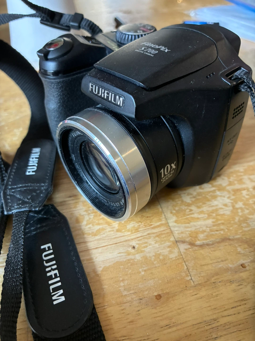 Vintage Fujifilm FinePix S700 Digital Camera