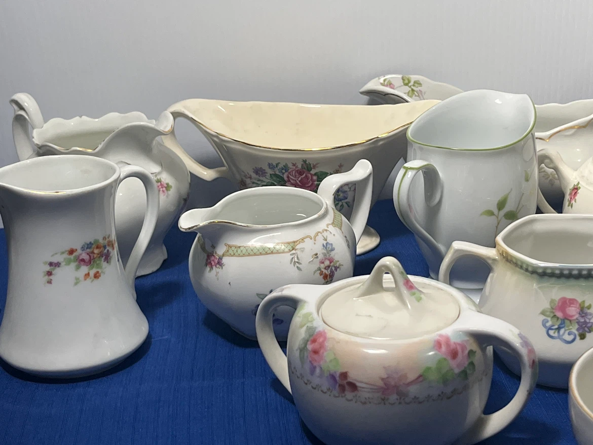 🔥 BLOWOUT! 20+ Pieces Mismatched Floral China & Serving Lot - photo 2