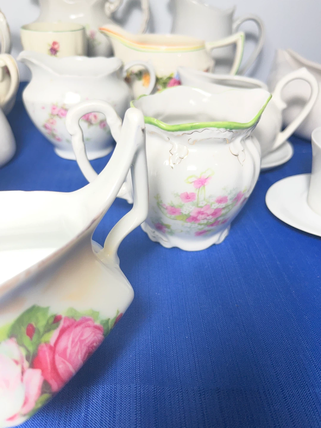 🔥 BLOWOUT! 20+ Pieces Mismatched Floral China & Serving Lot - photo 4