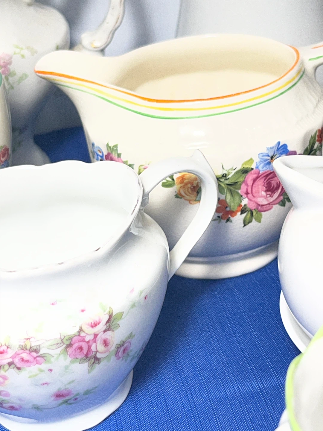 🔥 BLOWOUT! 20+ Pieces Mismatched Floral China & Serving Lot - photo 5