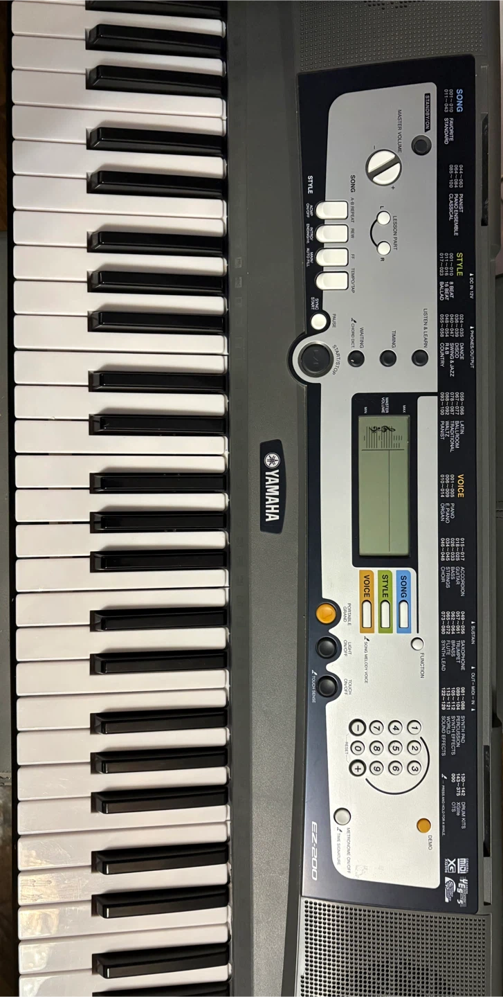 Yamaha EZ-200 Keyboard with Stand - photo 2