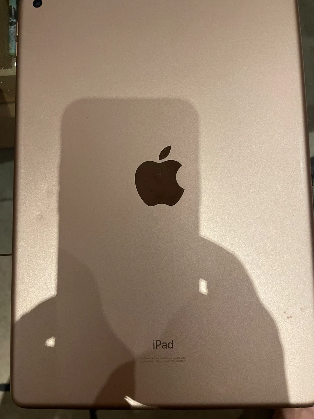 iPad 7 - 32G - 80% new (gold color) - photo 2
