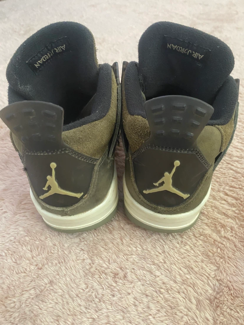 Air Jordan 4 (US 4.5Y) Sneakers - photo 3