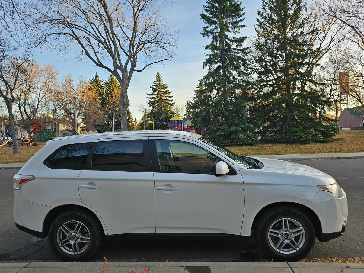 Mitsubishi outlander 2014