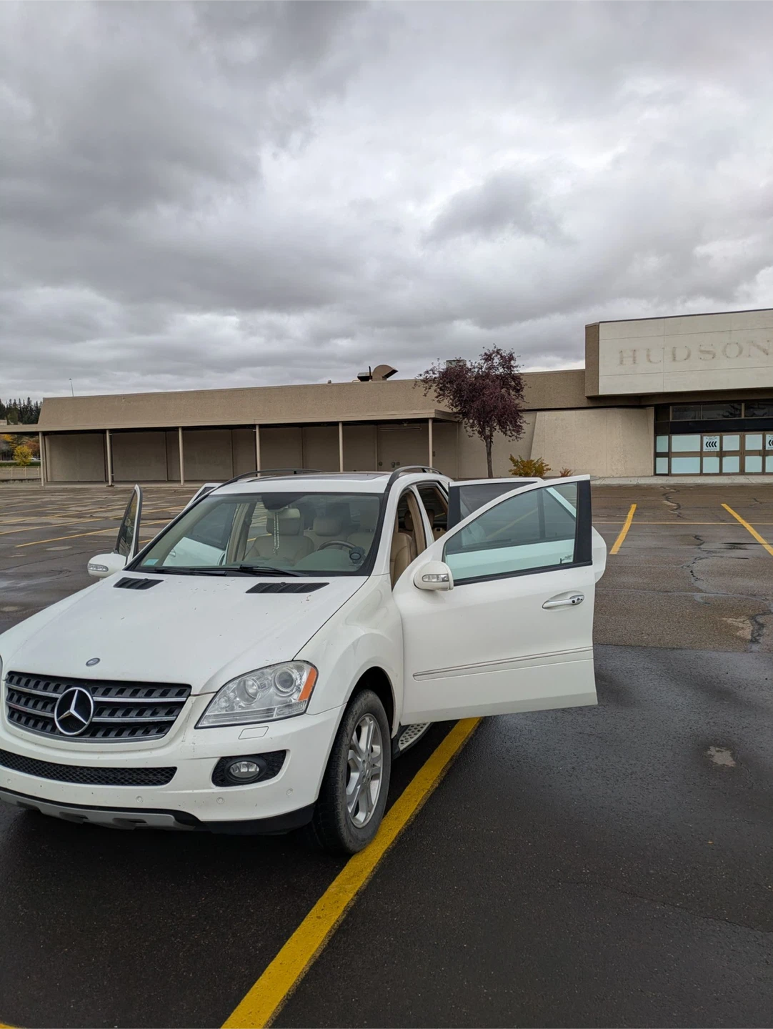 2007 Mercedes-Benz ML350 Last Lady Driven – AS IS