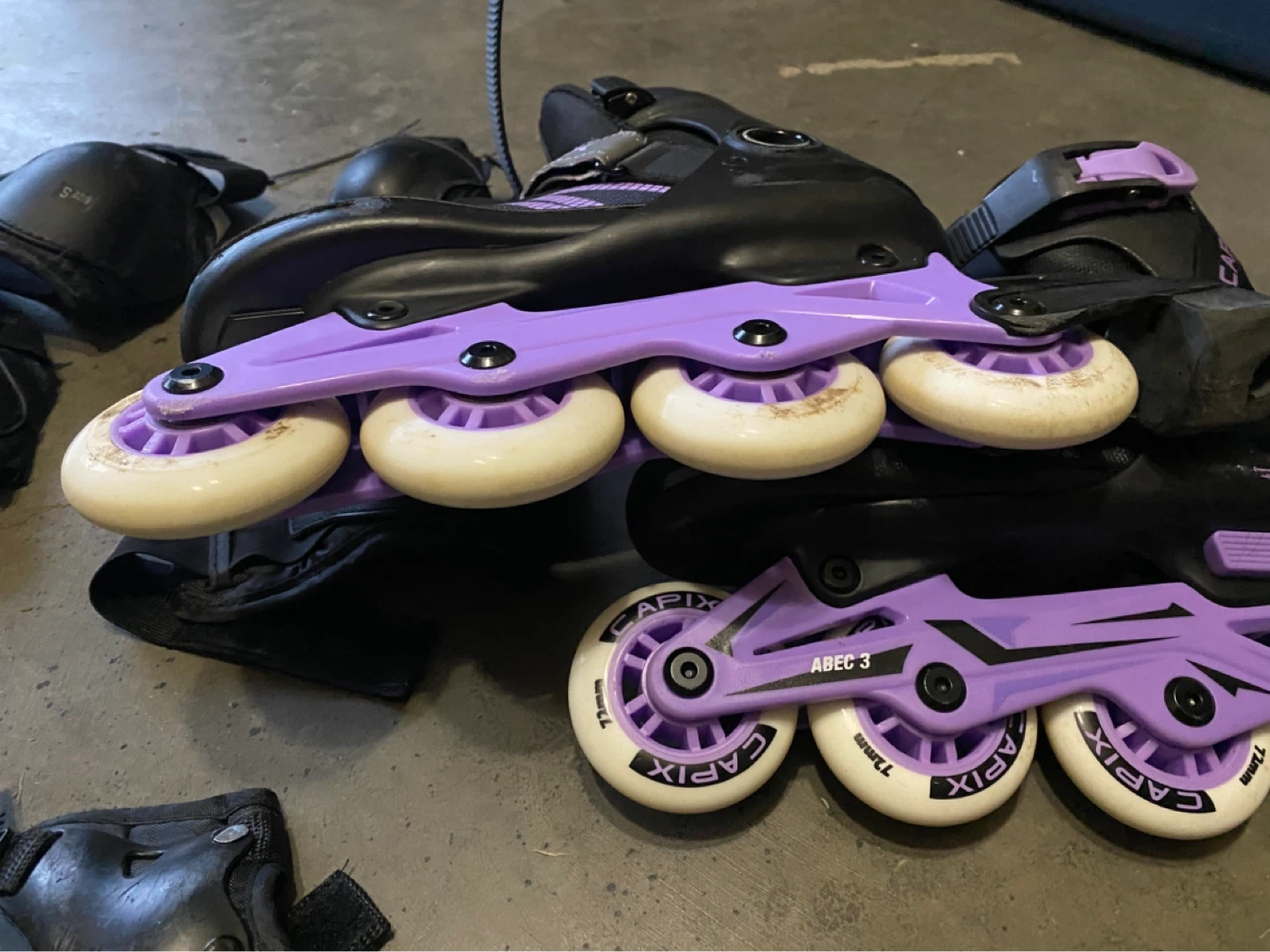 Capix Inline Skates with Protective Gear - photo 2