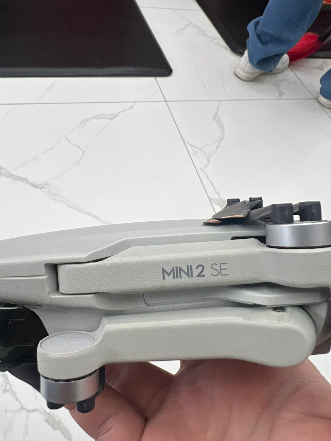 DJI Mini 2 SE Drone with Controller and Bag - photo 3