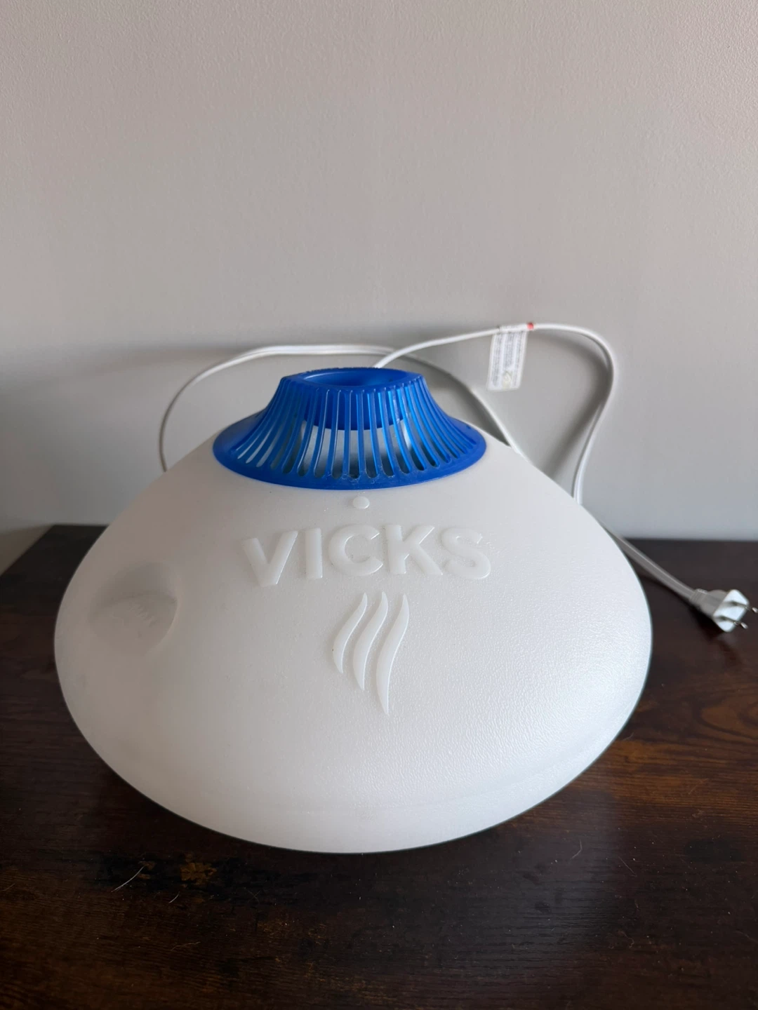 Vicks Pure Steam Warm Mist Air Humidifier White/Blue 5.68-L - photo 2