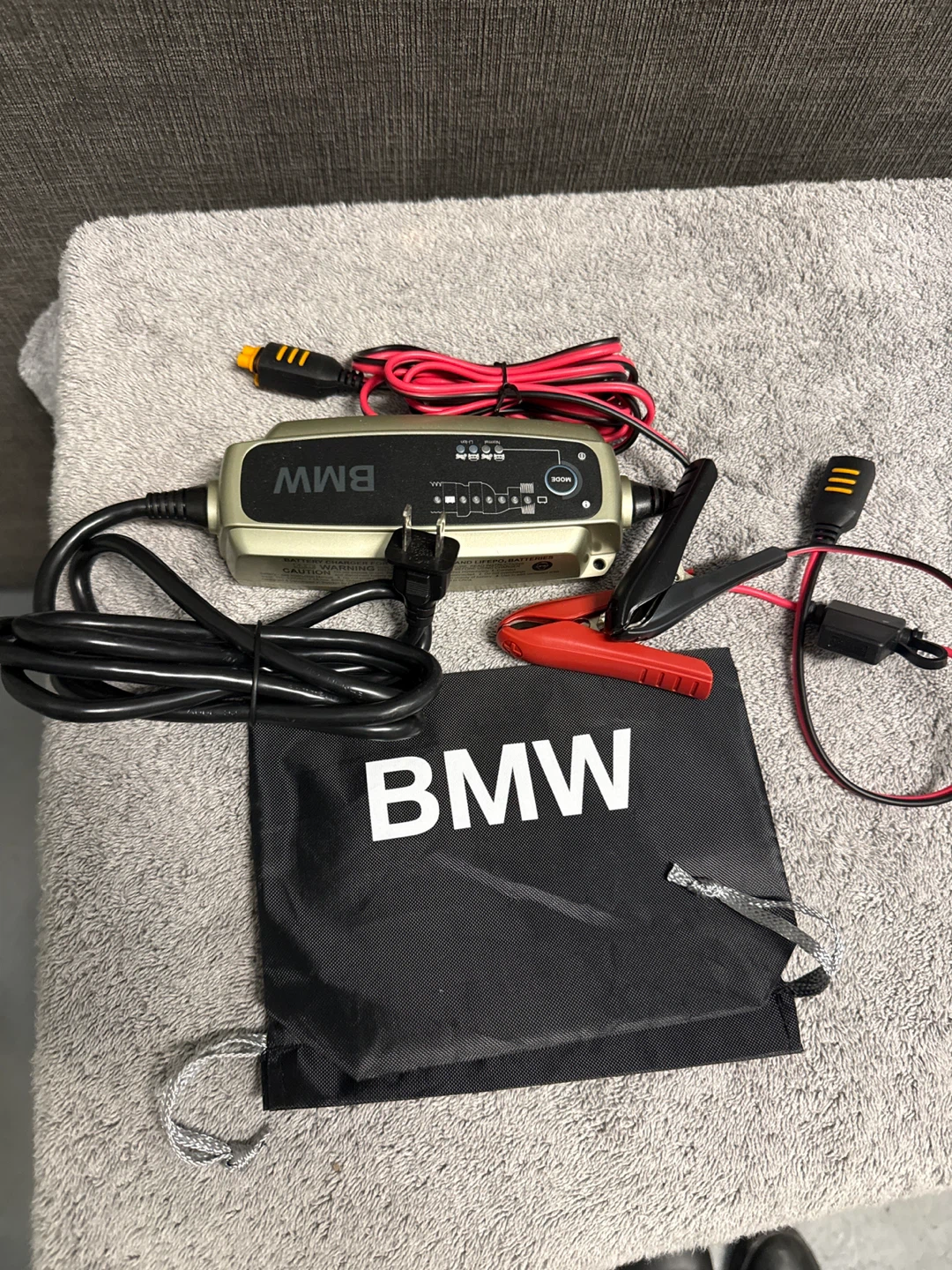 BMW Battery Charger - photo 3