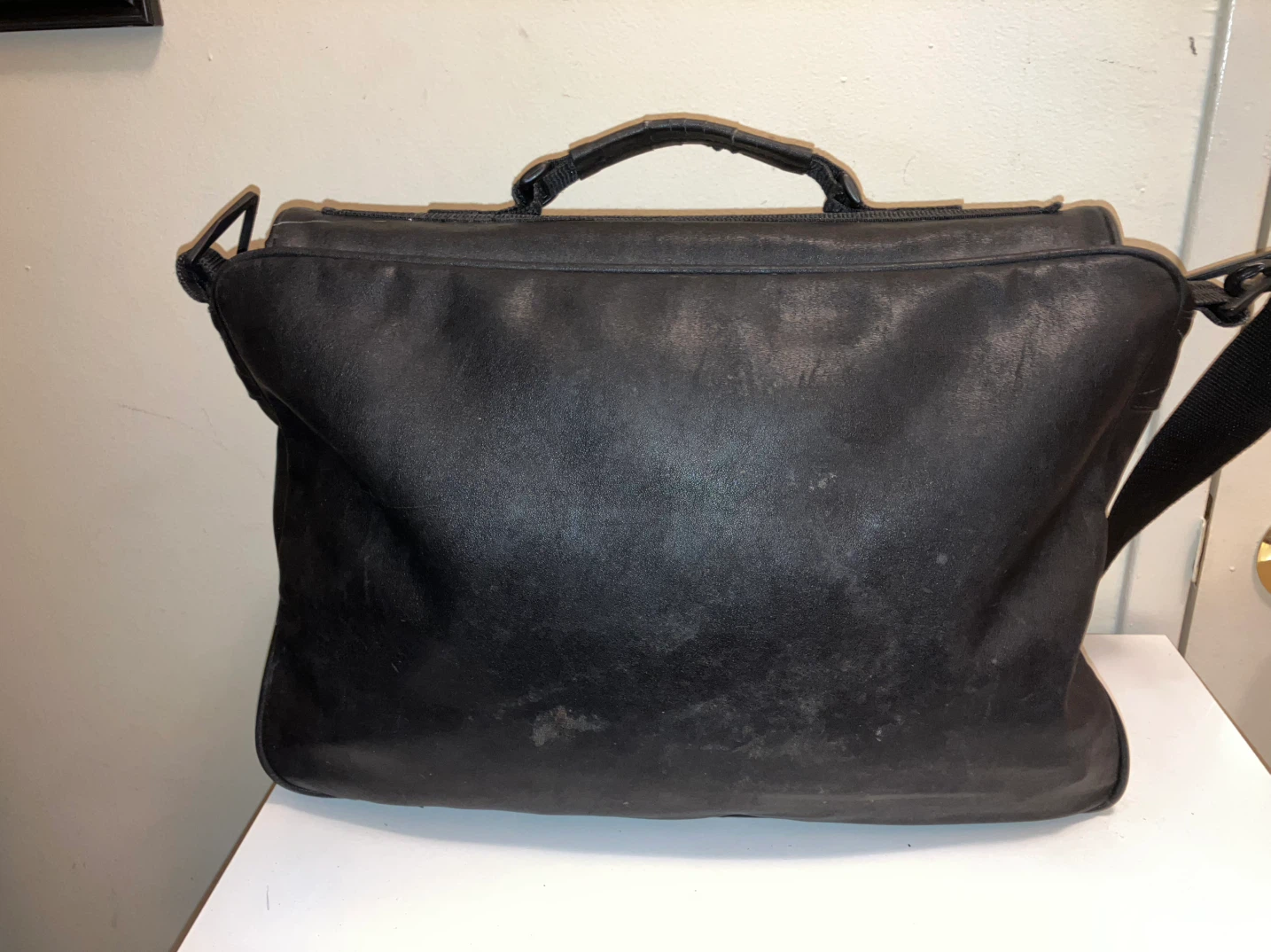 Black Leather Messenger Bag - photo 5