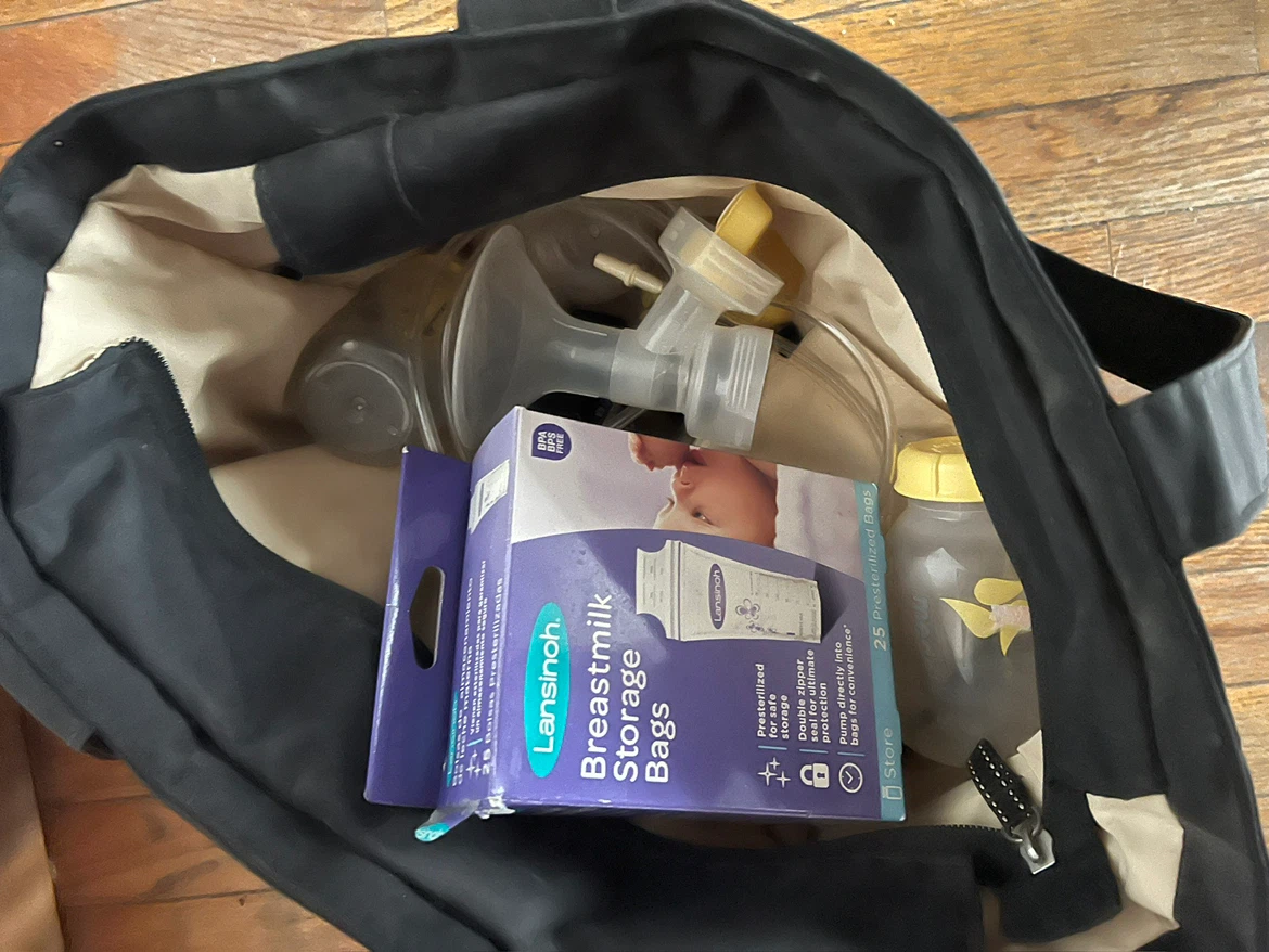 Breastmilk Pump Tote Bag with accessories - photo 2