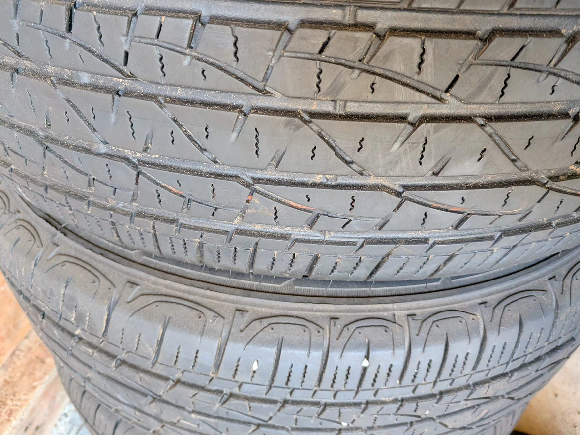 Set of 4 Used Tires - photo 3