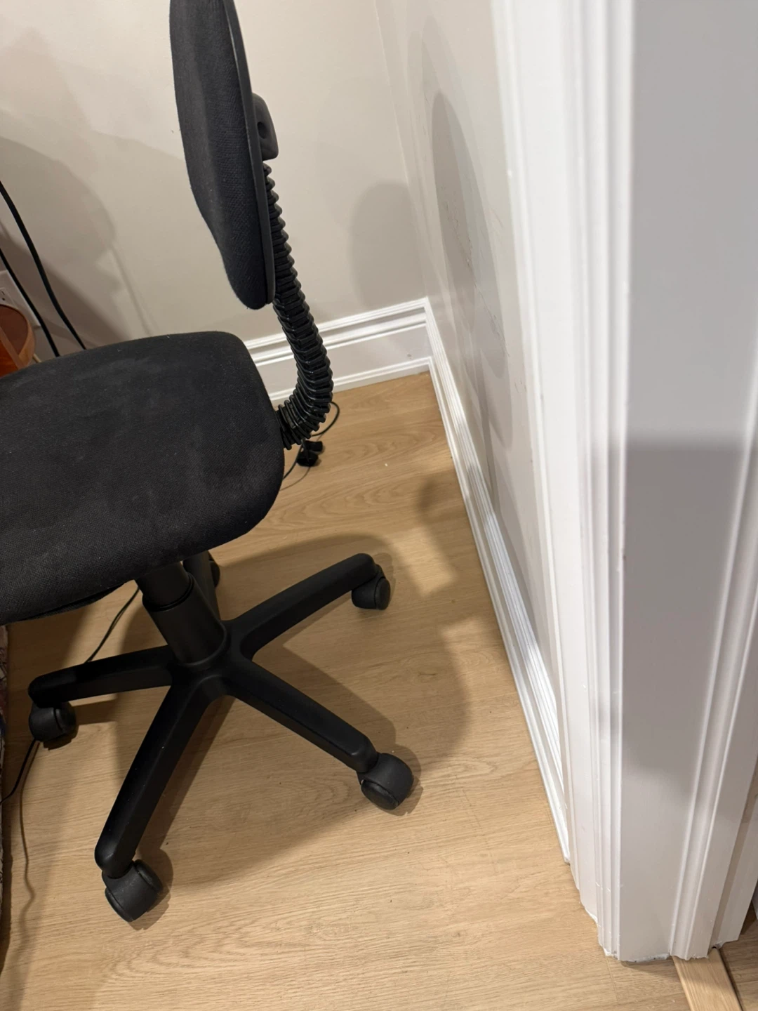 Black Office Chair with Swivel Base - photo 2