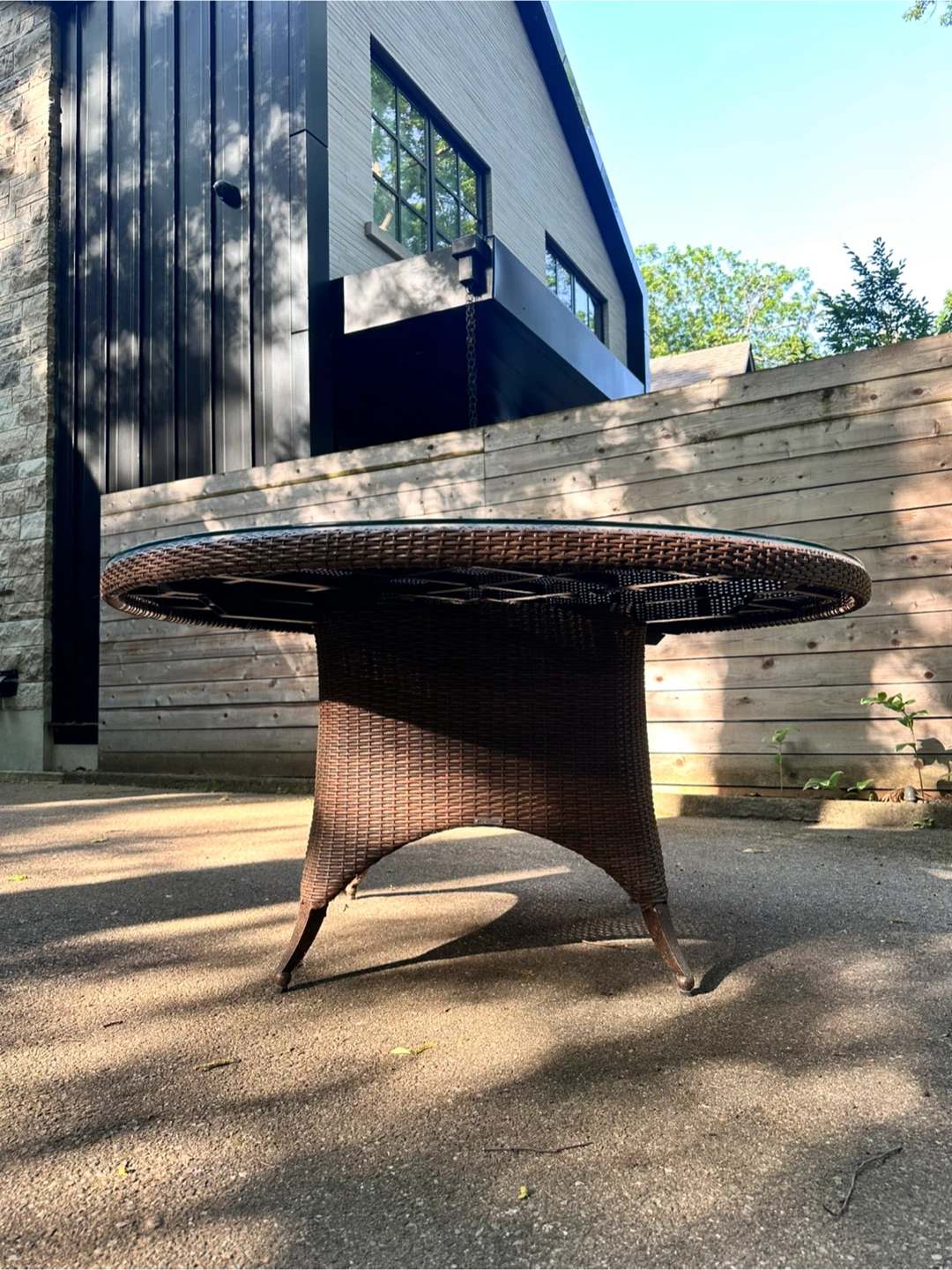 Round Outdoor Wicker Patio Dining Table with Glass Top & Cover - photo 3
