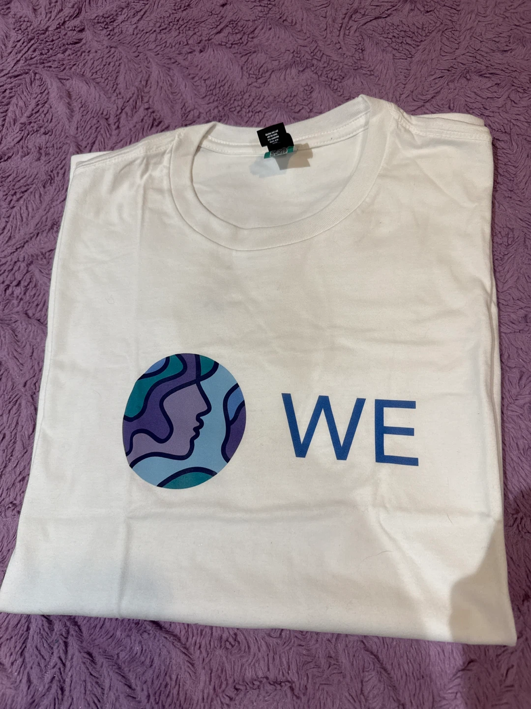 🩵 Women Everywhere T-Shirt - Size M