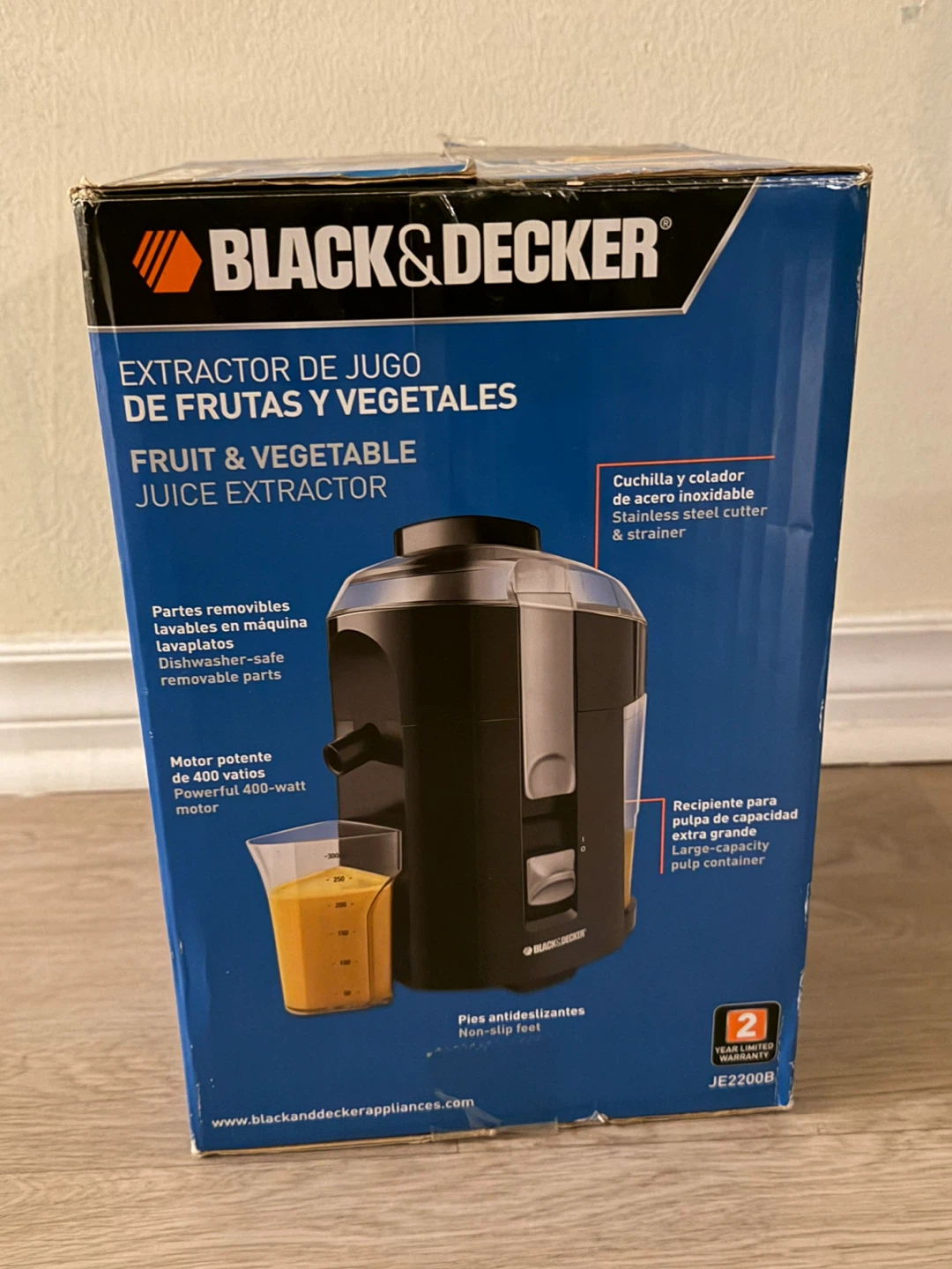 Black & Decker Fruit & Vegetable Juice Extractor - photo 2