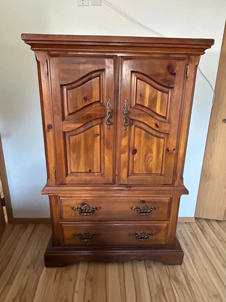 Ethan Allen Old Tavern Pine Bedroom Set - photo 2