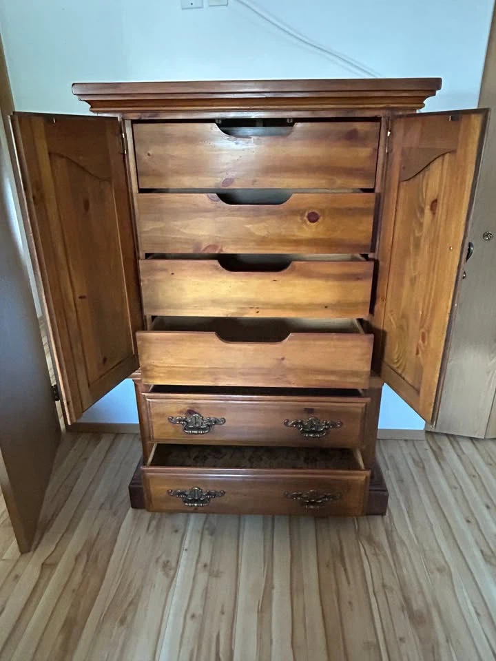 Ethan Allen Old Tavern Pine Bedroom Set - photo 3