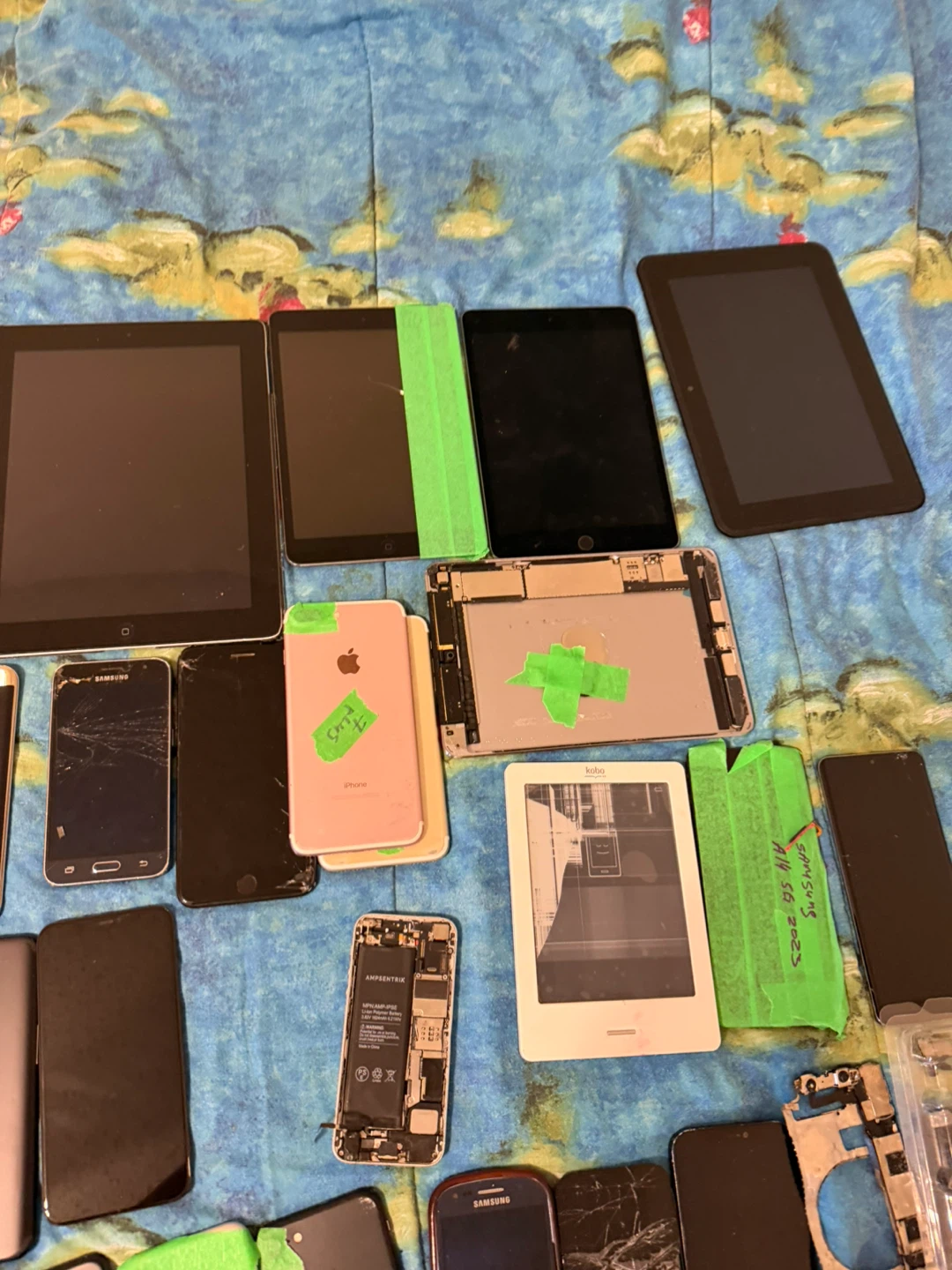 Mixed Lot of Phones & Tablets – Apple, Samsung, ASUS, Kobo - photo 4