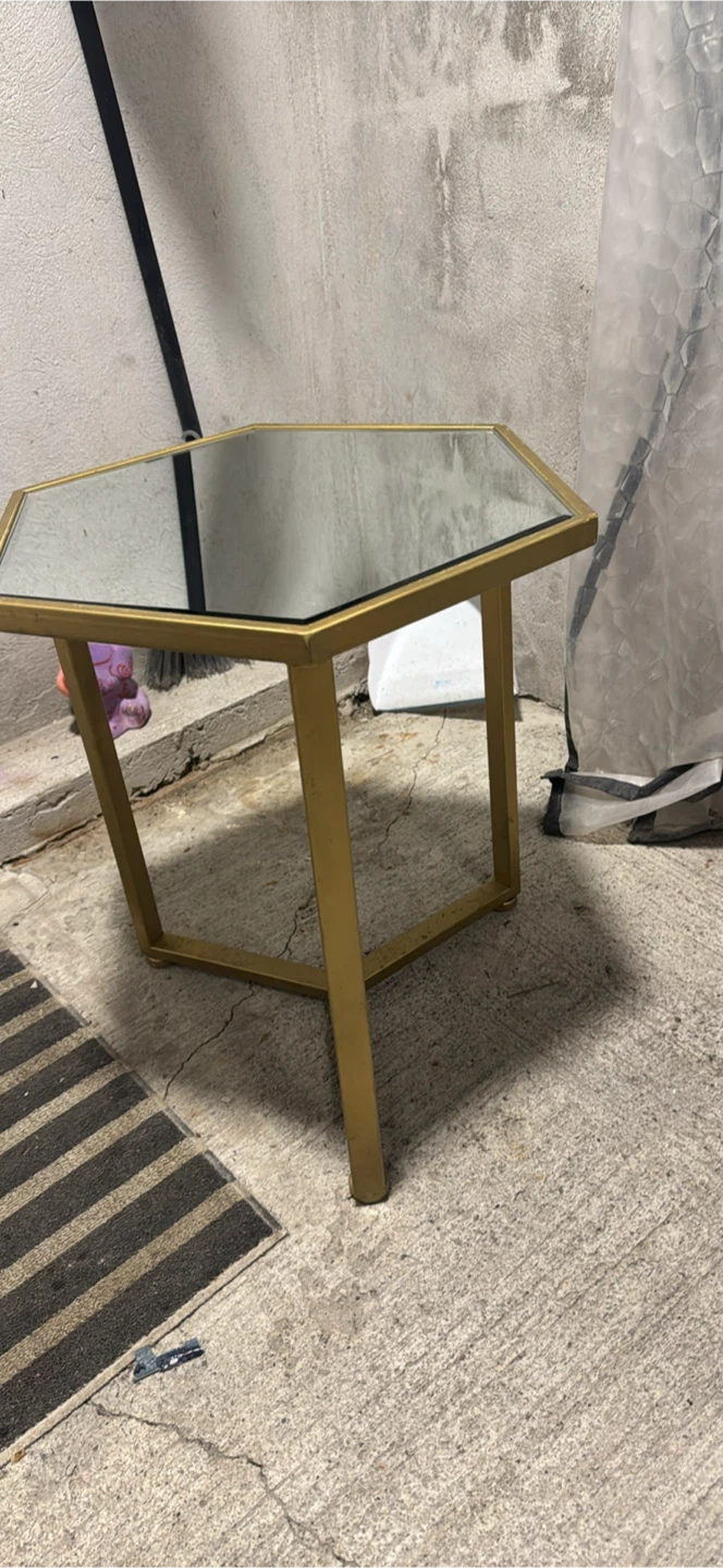Hexagonal Mirrored Side Table - Gold - photo 2