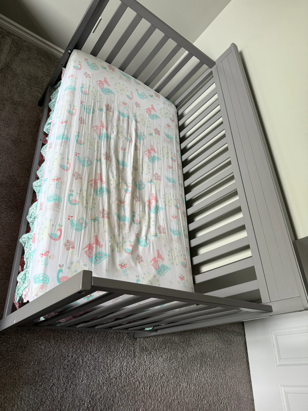 Grey convertible crib - photo 2