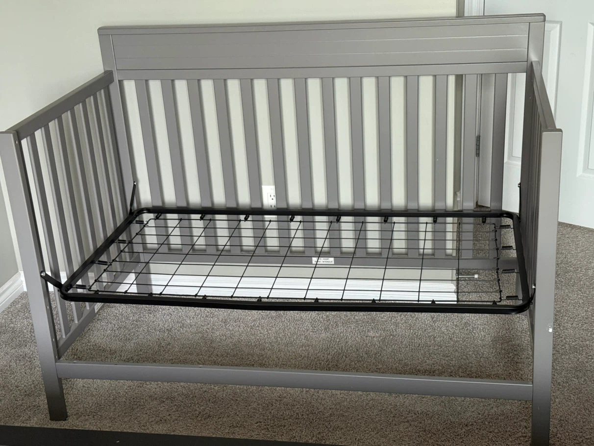 Grey convertible crib - photo 5