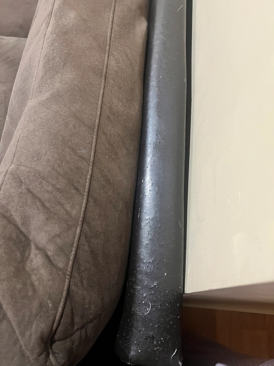 Free couch, delivery available - photo 4