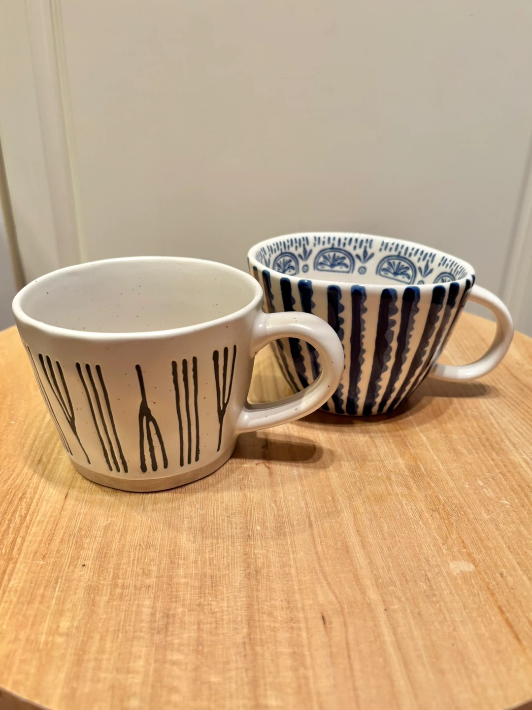 Set of 2 Ceramic Mugs - photo 2