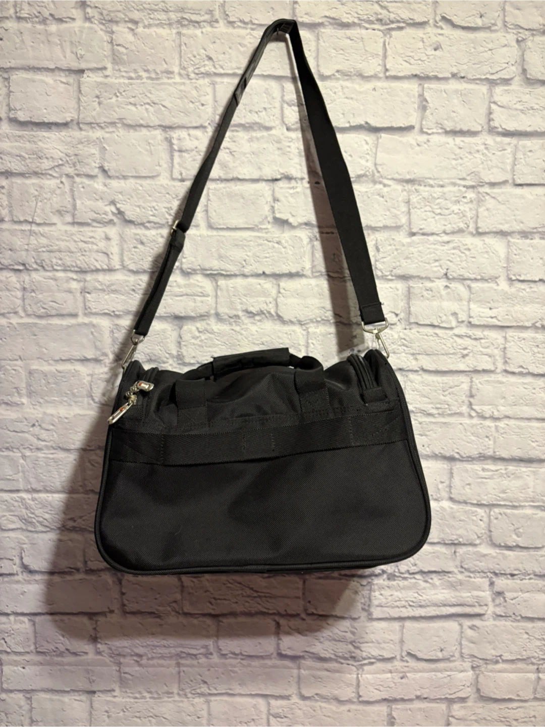 SwissGear Black Duffle Bag with Adjustable Strap - photo 4