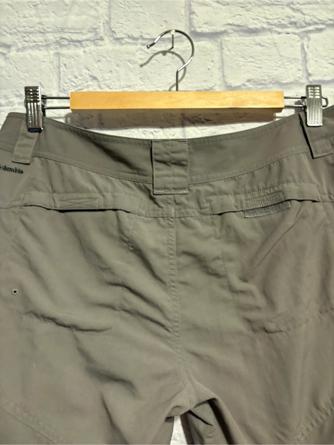 Columbia Women’s Cargo Shorts Size 8 - photo 5