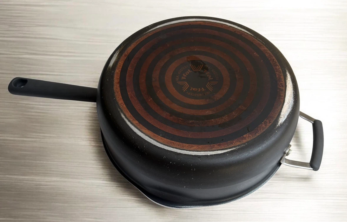 T-fal Deep Sauté Pan with Helper Handle used condition as is - photo 3