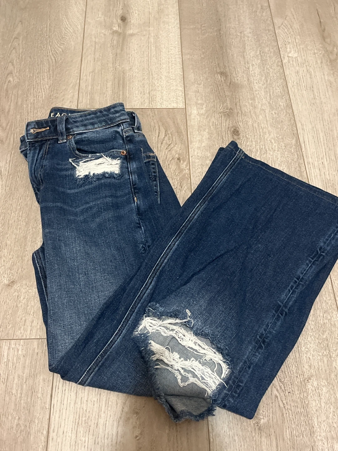 American Eagle Wide Leg Distressed Jeans