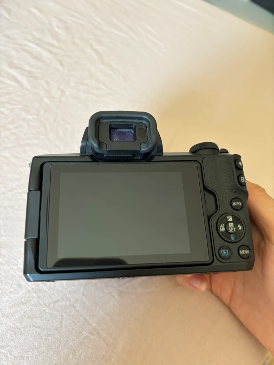 Canon EOS M50 - photo 3