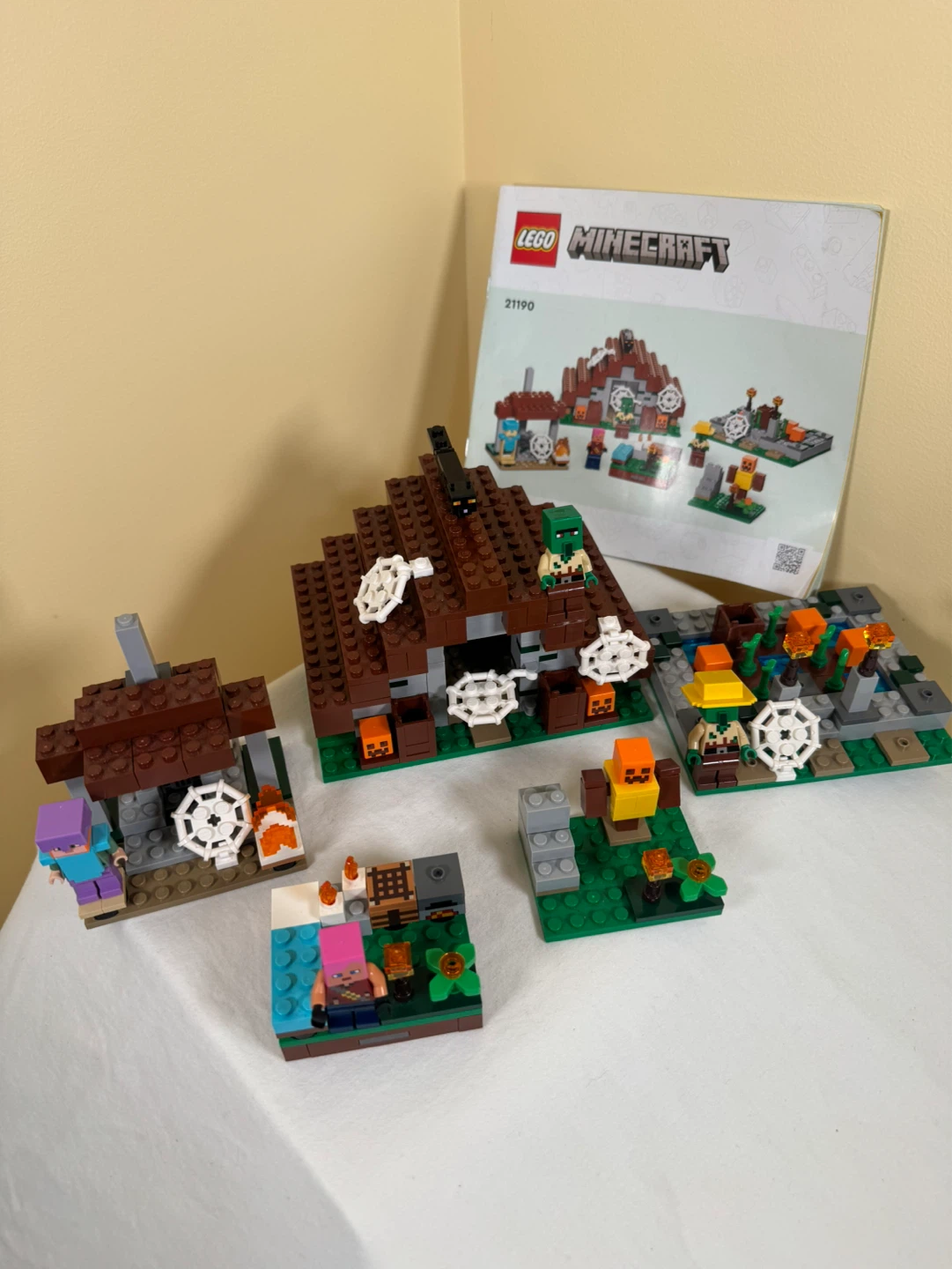 LEGO Minecraft The Abandoned House 21190 Building Set