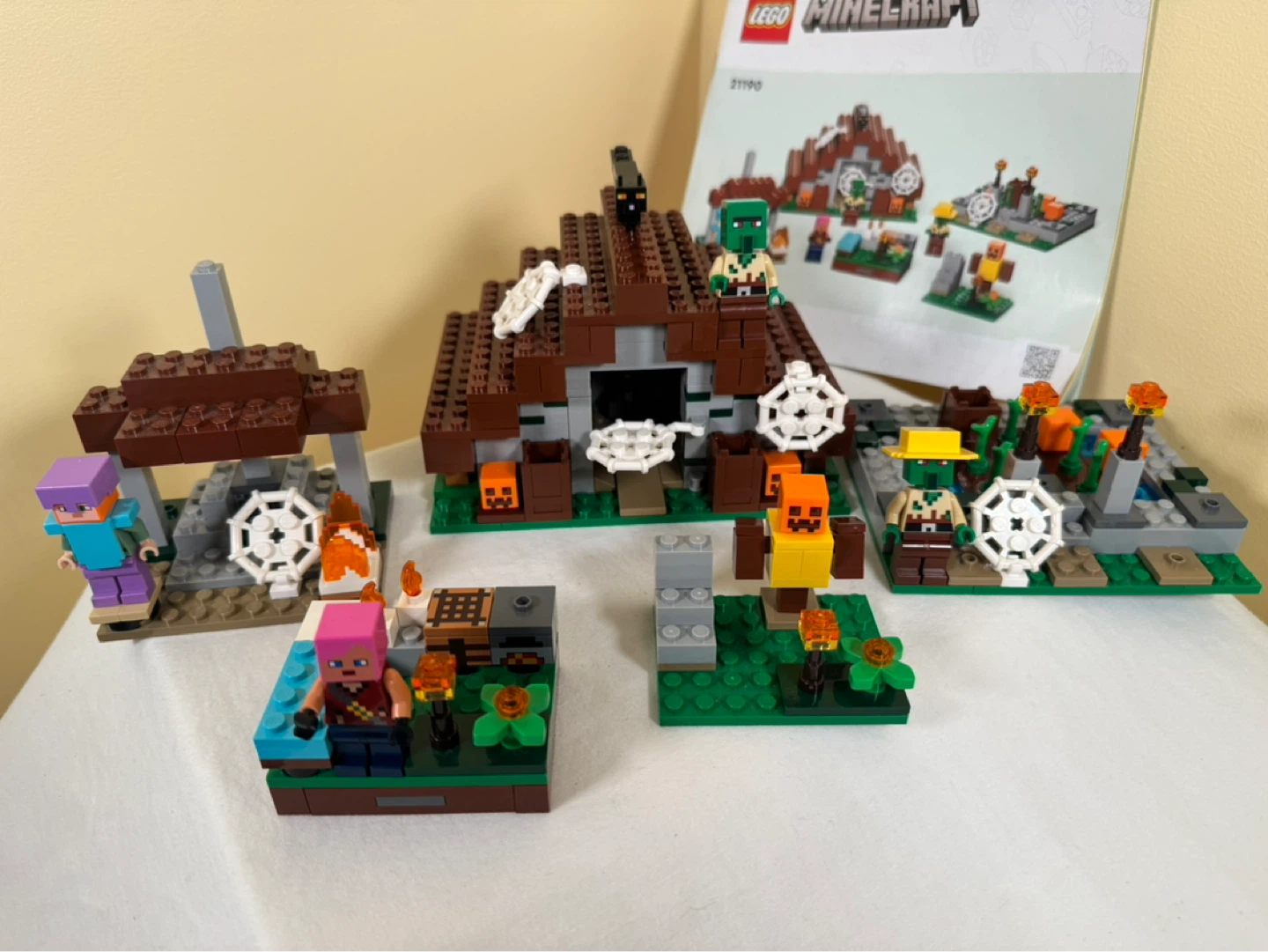 LEGO Minecraft The Abandoned House 21190 Building Set - photo 2