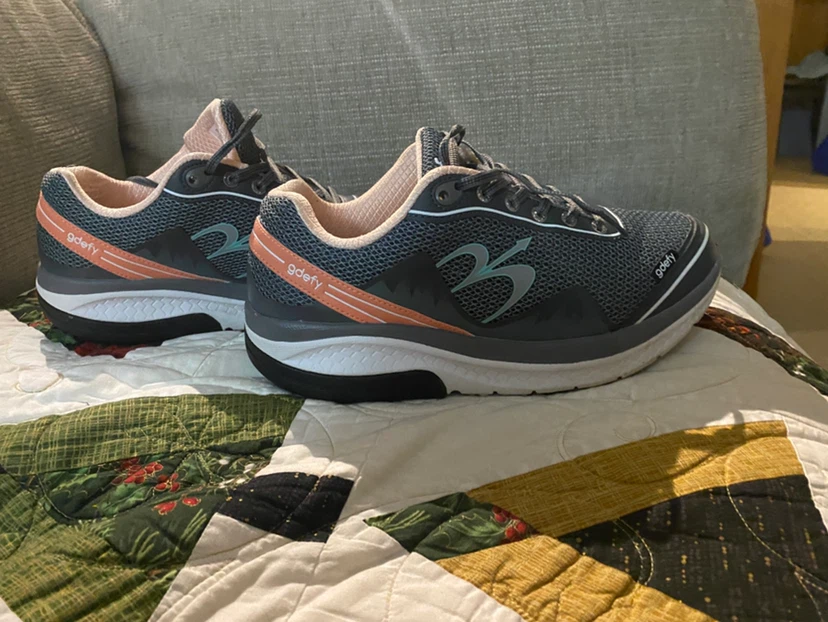Athletic shoes