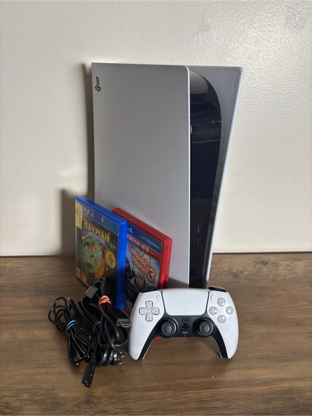 PS5 Disc Edition + Controller & 2 Games - Hurry Up!