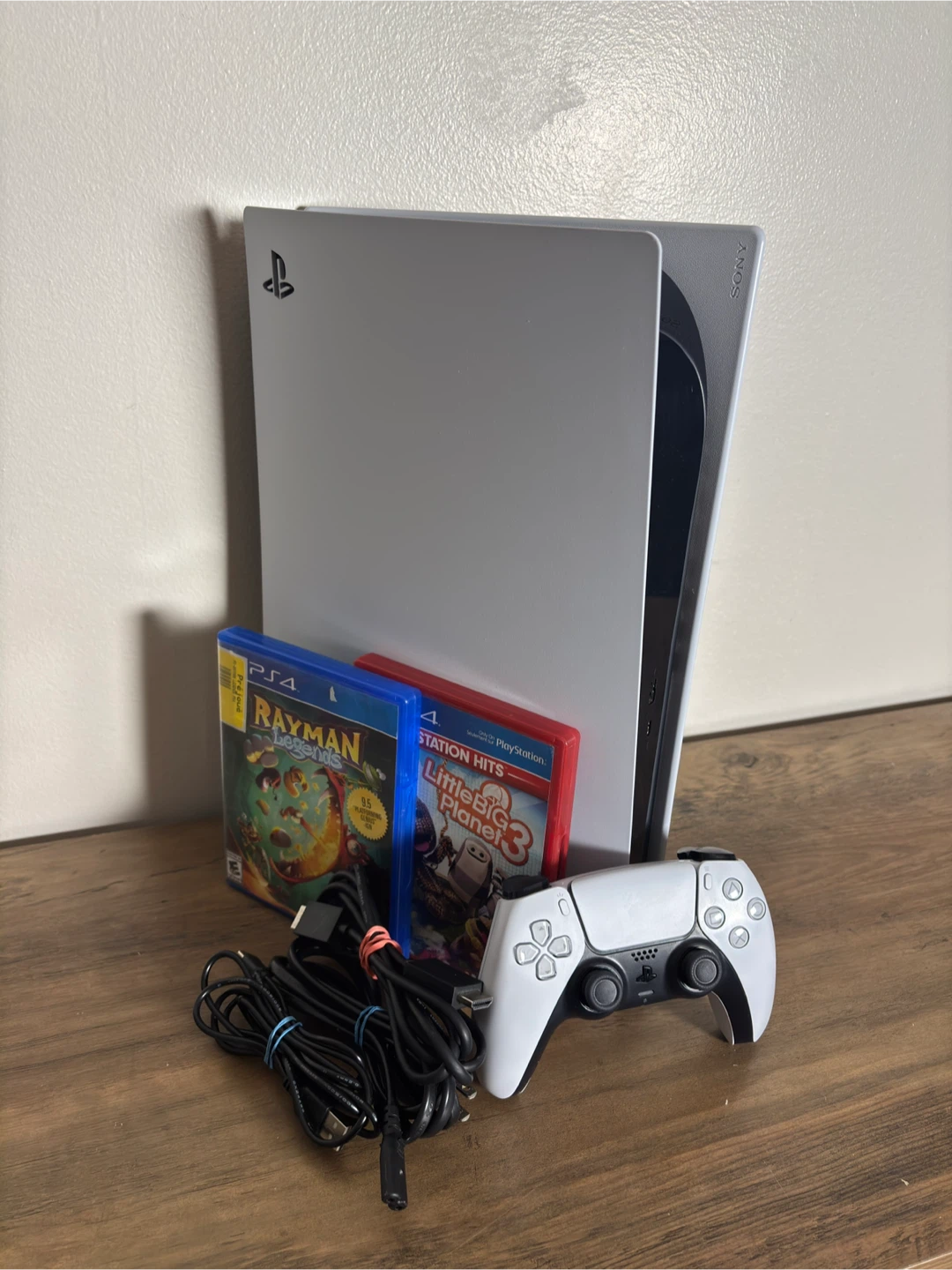 PS5 Disc Edition + Controller & 2 Games - Hurry Up! - photo 2