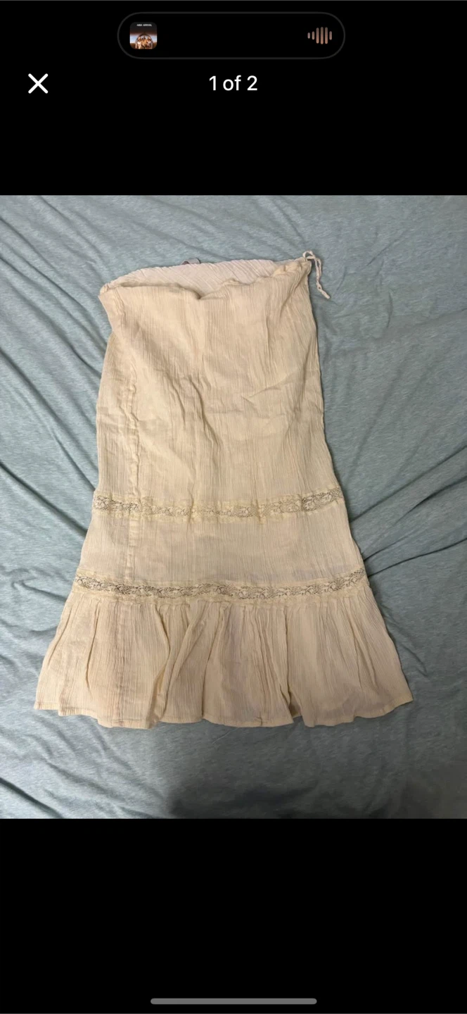 Suzy Shier beautiful, beige long skirt